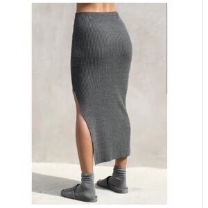 Joah Brown Ribbed Knit Midi Skirt